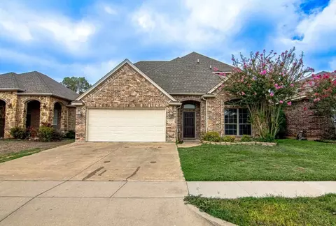 8317 Edgepoint Trl, Hurst, TX 76053