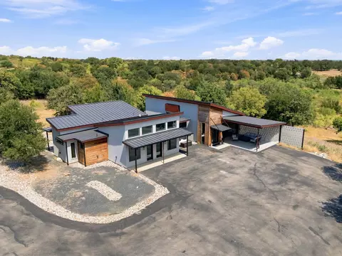 135 Demonbreun Ct, Chico, TX 76431