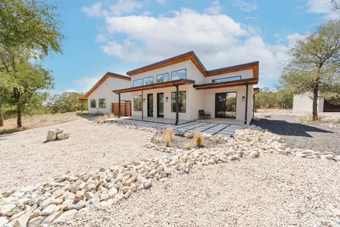 135 Demonbreun Ct, Chico, TX 76431
