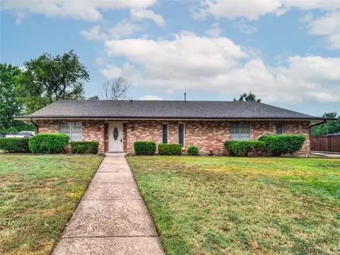 202 E Arapaho Trl, Sherman, TX 75092