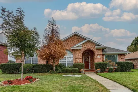 8402 Concord Dr, Rowlett, TX 75089