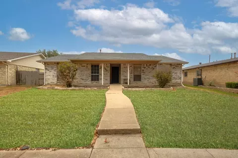 1837 Castille Dr, Carrollton, TX 75007