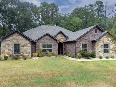 3916 Pine Tree Rd, Longview, TX 75604