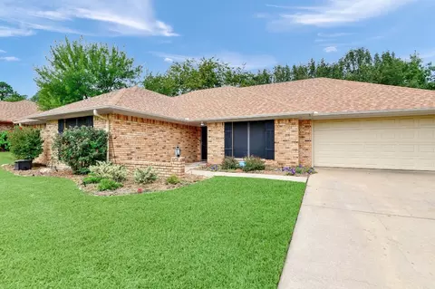 4017 Shadow Cir, Denison, TX 75020