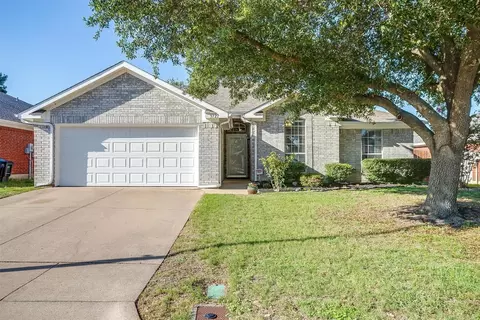 3721 Cove Meadow Ln, Fort Worth, TX 76123