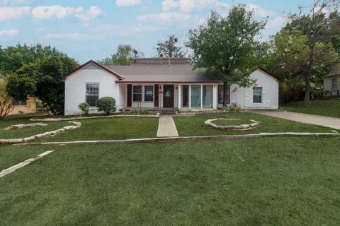 910 Ashwood Dr, Garland, TX 75041