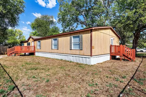 518 Wise St, Newark, TX 76071