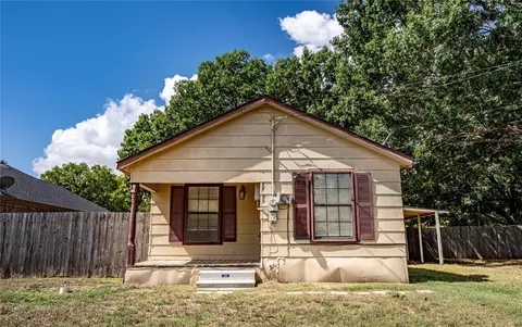 1311 S Clements St, Gainesville, TX 76240