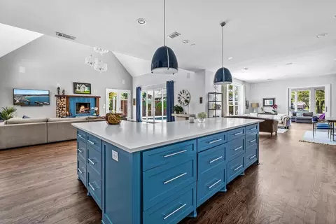 16902 Park Hill Dr, Dallas, TX 75248