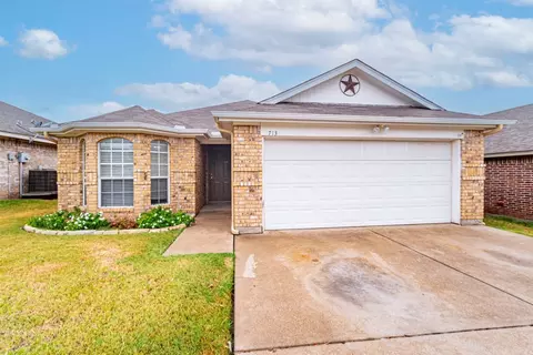 713 Rambling Ct, Granbury, TX 76049
