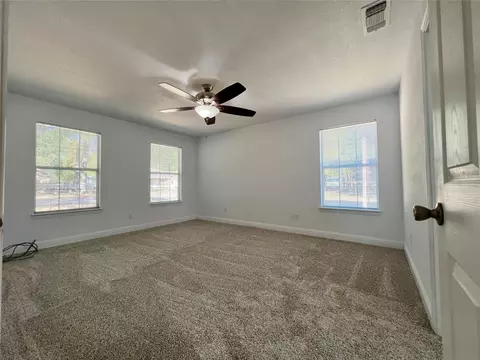 913 Holiday Dr, Tool, TX 75143 photo 11
