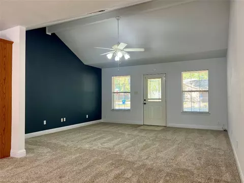913 Holiday Dr, Tool, TX 75143 photo 6