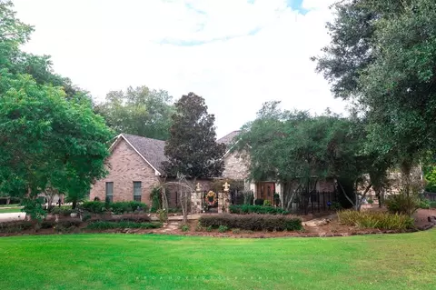 214 Shadow Ridge Dr, Bossier City, LA 71112