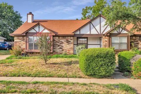 2433 Dalewood Ln, Bedford, TX 76022