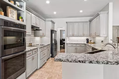 2515 Caddo Trl, Sanger, TX 76266