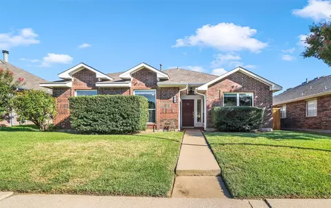 824 Lake Bluff Dr, Flower Mound, TX 75028