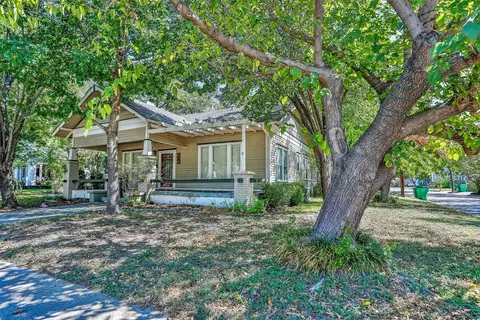 516 S Denton St, Gainesville, TX 76240