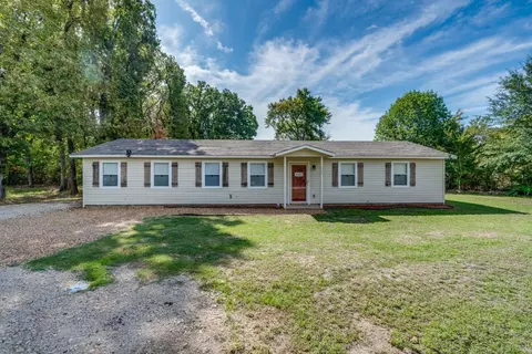 805 Maloma Rd, Tool, TX 75143