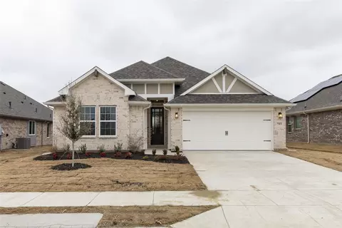 703 Creekview Ln, Lavon, TX 75166