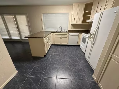 357 Fieldside Dr, Garland, TX 75043