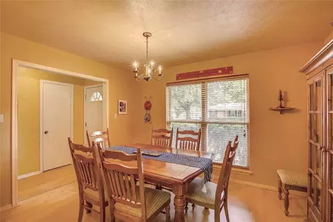 1306 Tanglewood Dr, Commerce, TX 75428 photo 18