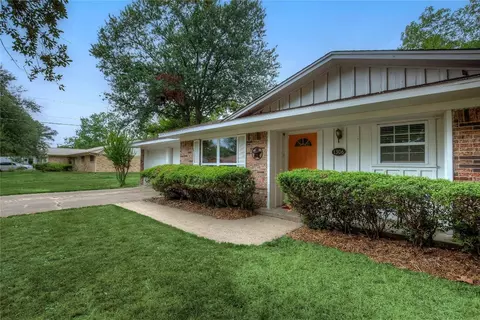 1306 Tanglewood Dr, Commerce, TX 75428 photo 3