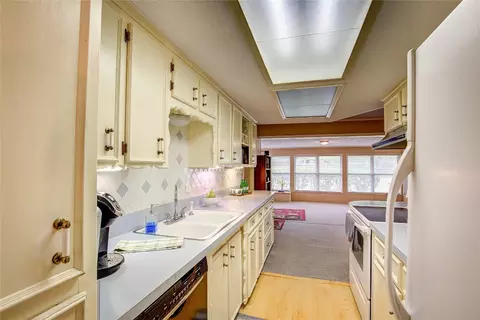 1306 Tanglewood Dr, Commerce, TX 75428 photo 8