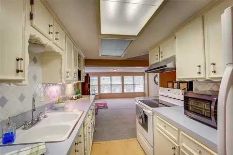 1306 Tanglewood Dr, Commerce, TX 75428 photo 7