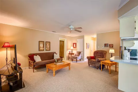 1306 Tanglewood Dr, Commerce, TX 75428 photo 9