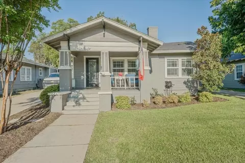 1700 Belle Pl, Fort Worth, TX 76107