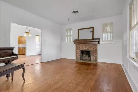 400 N Pecan St, Arlington, TX 76011