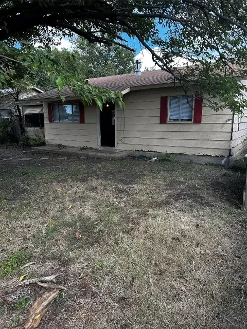 205 Greenmeadow Ln, Clyde, TX 79510