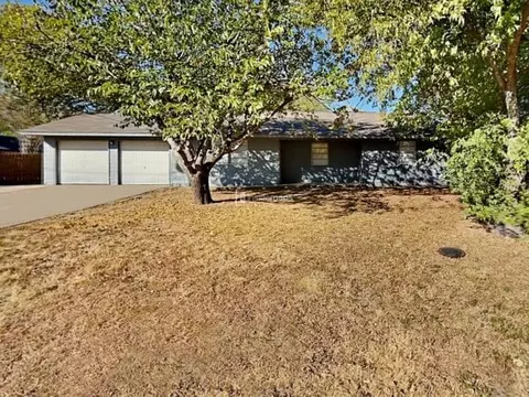 3021 Baskin Dr, Lancaster, TX 75134