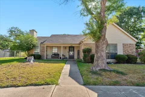 1106 Geneva Ct, Garland, TX 75040