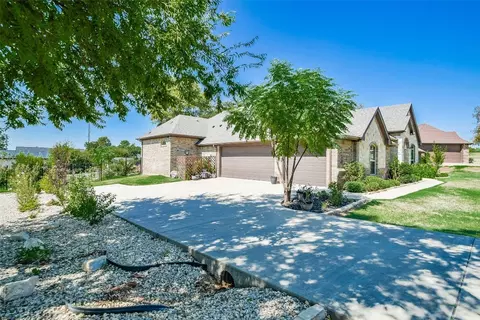 3902 Homestead Ct, Granbury, TX 76049