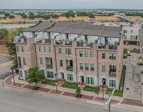 908 W Peach St, Fort Worth, TX 76102
