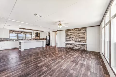 1025 Clear Spring Rd, Stephenville, TX 76401