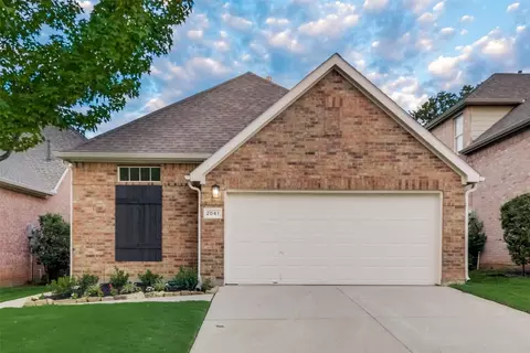 2041 Stonecourt Dr, Bedford, TX 76021