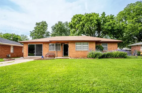 1603 Harris St, Gainesville, TX 76240