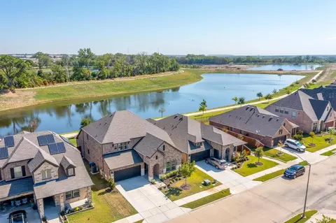2736 Stadium View Dr, Fort Worth, TX 76118