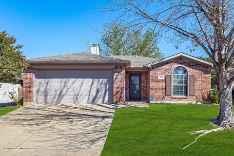 5004 Marina Del Rd, Fort Worth, TX 76179
