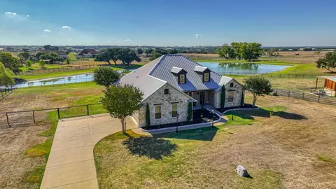 206 Haciendas Dr, Weatherford, TX 76087
