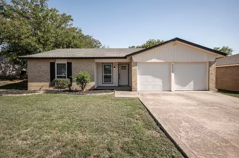 6220 Sunnybrook Dr, Watauga, TX 76148