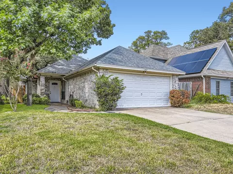 257 Lydia Cir, Irving, TX 75060