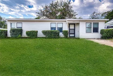 901 Sharondale St, Fort Worth, TX 76115