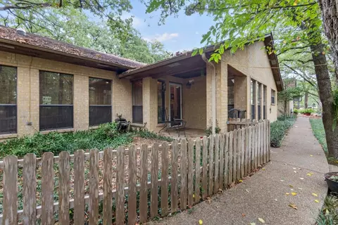 3570 Oak Trl, Greenville, TX 75402