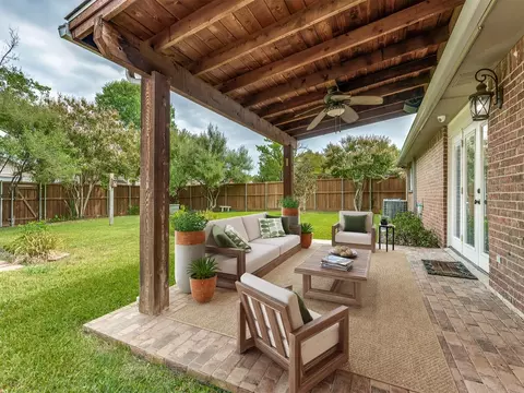333 Trailridge Dr, Garland, TX 75043