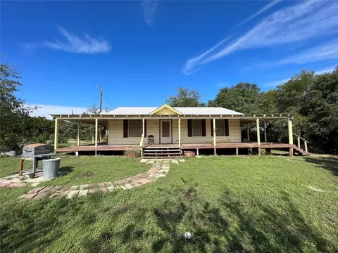 825 Live Oak Ct, Cleburne, TX 76033