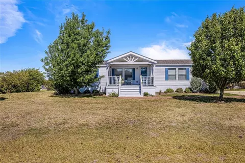8909 Grazing Ct, Alvarado, TX 76009