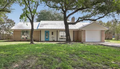 1404 Adams St, Grand Saline, TX 75140